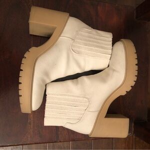 Dolce Vita Cream Castor H2O Booties - Size 9.5